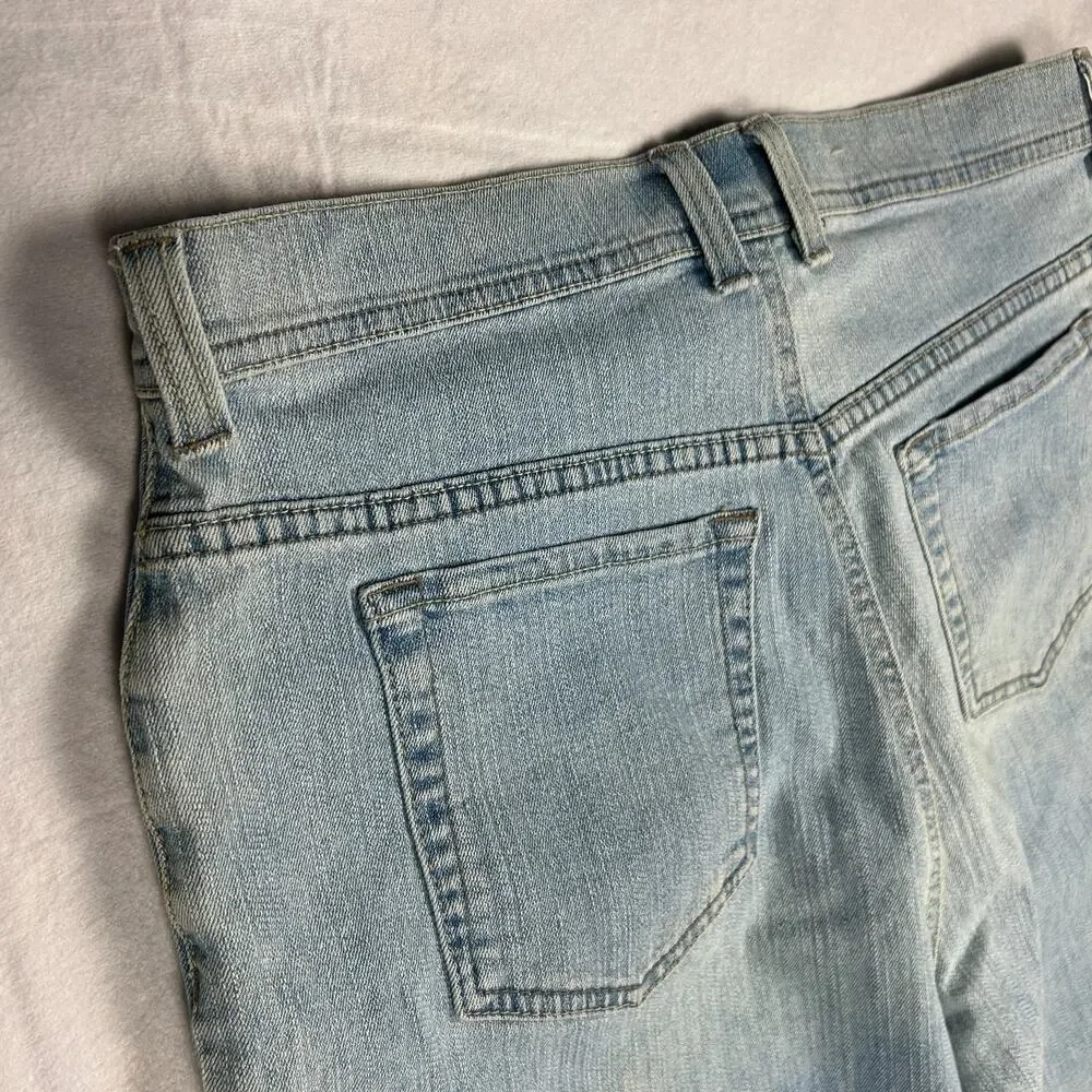 Gloria Vanderbilt Classic High Rise Tapered Jeans - Light Wash - Size 12 - Picture 13 of 13